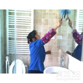 【煙臺江海保潔承接萊山區(qū)外墻及幕墻清洗廣告牌清洗等服務(wù)】- 